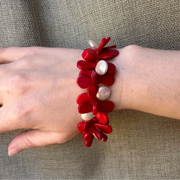 Artisan signed Sterling Silver Red Coral & Pearl bracelet Oversized Toggle Clasp - Picture 9 of 13